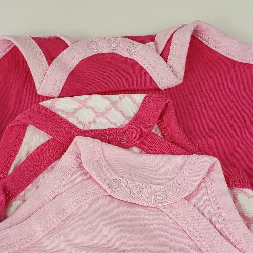 Luvable Friends Bodysuits Girls 3-6 Month 3 piece New‎ pink